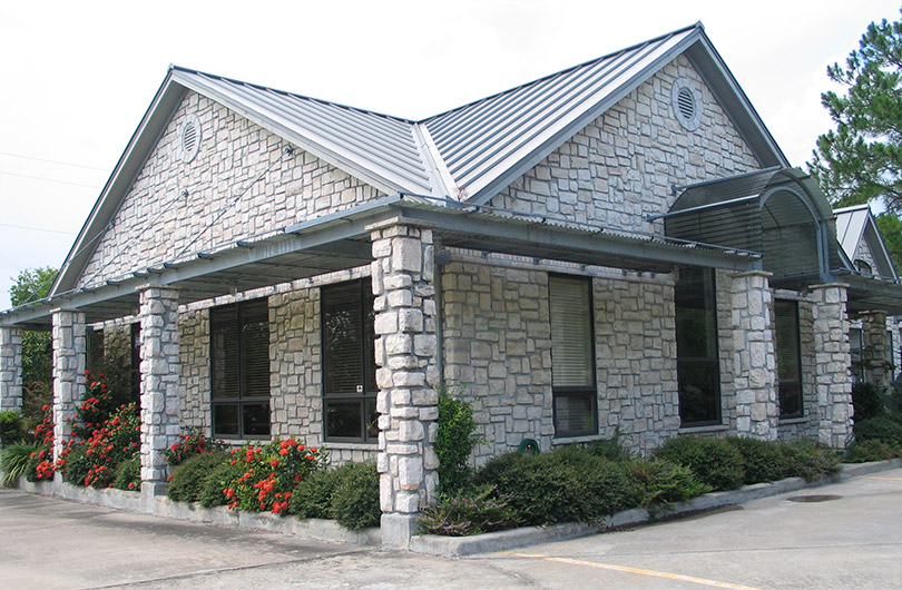 Outside view of Friendswood dental office
